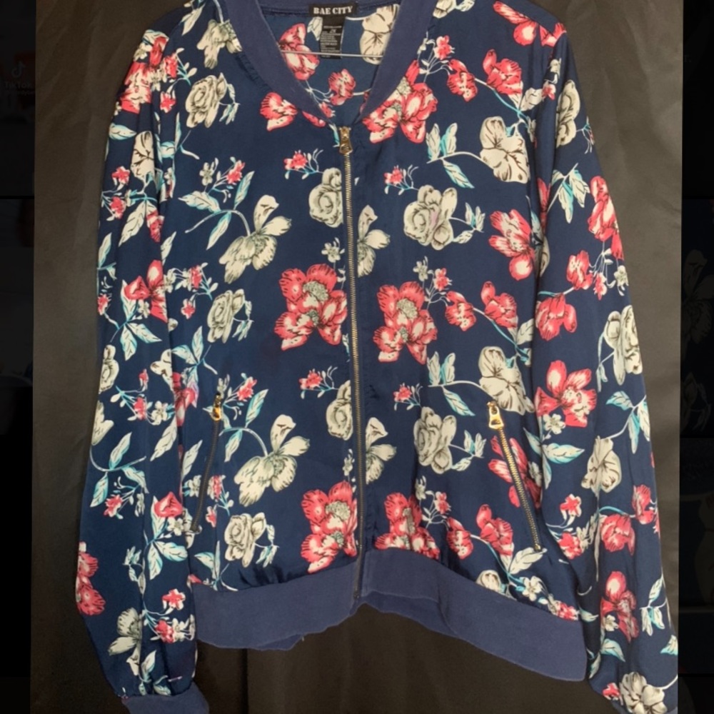 🌸Floral Zip Up🌸